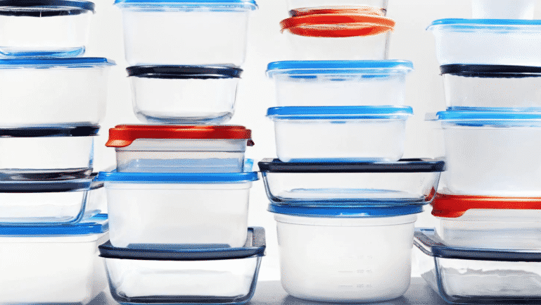 how-to-remove-stains-and-smells-from-plasticware